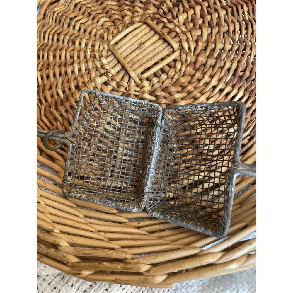 Vintage Wire Mesh Basket Soap Saver Laundry Tool Primitive Farmhouse Country